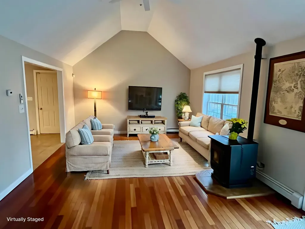 6 Gailor Lane Hooksett NH 03106