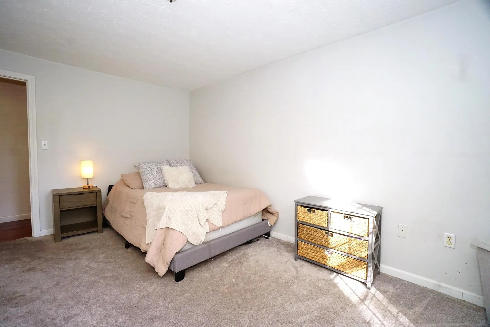 6 Gailor Lane Hooksett NH 03106