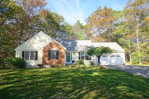 6 Gailor Lane Hooksett NH 03106