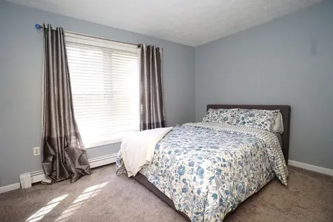 6 Gailor Lane Hooksett NH 03106