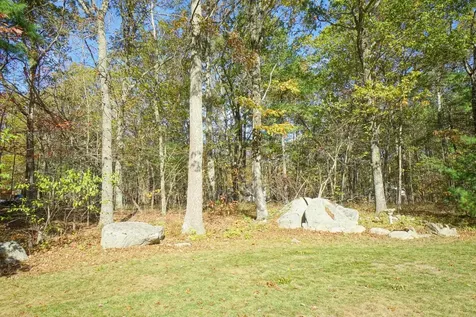 6 Gailor Lane Hooksett NH 03106