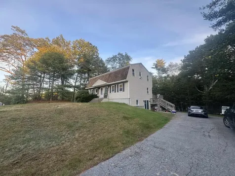 152 Porcupine Circle Salem NH 03079