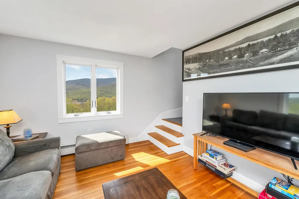 768 Doetown Road Rumney NH 03266