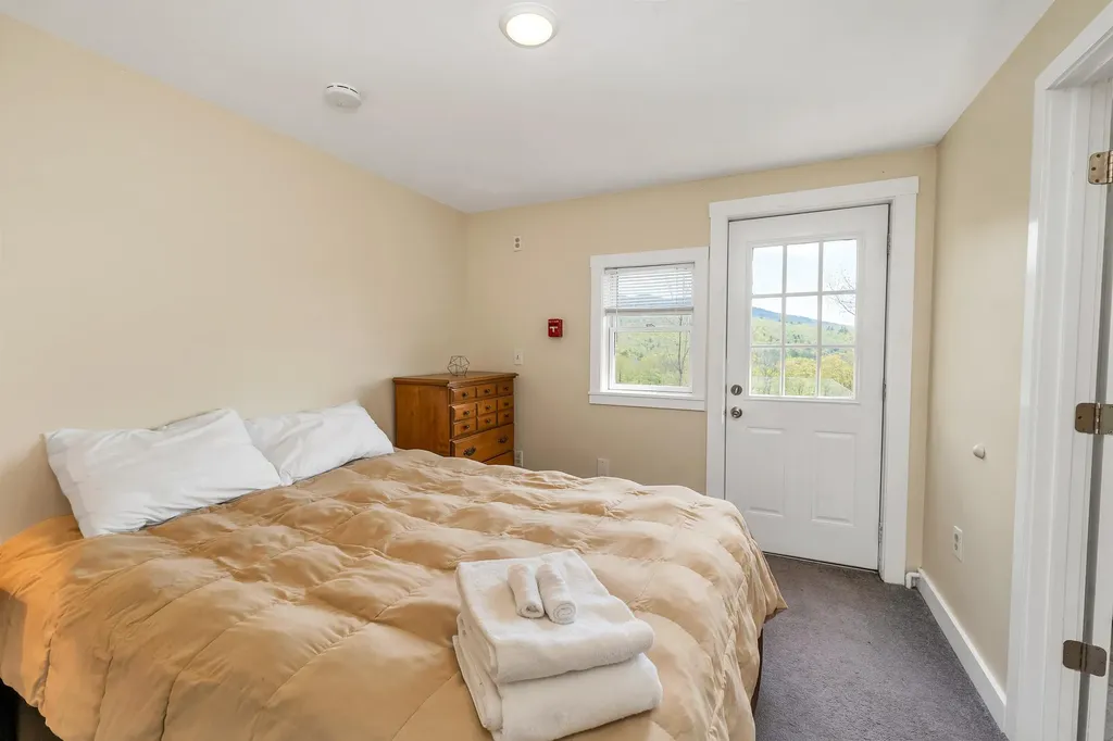 768 Doetown Road Rumney NH 03266