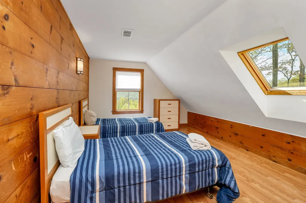 768 Doetown Road Rumney NH 03266