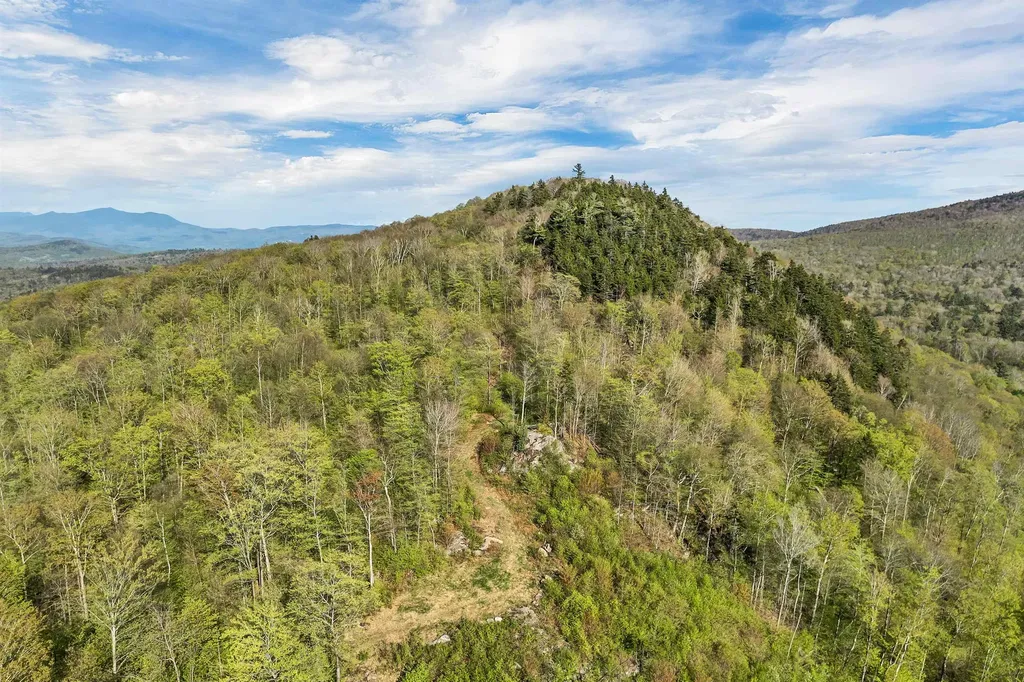 768 Doetown Road Rumney NH 03266