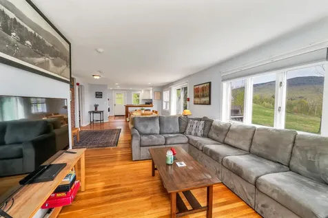 768 Doetown Road Rumney NH 03266