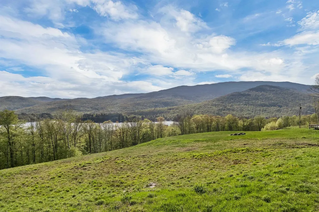 768 Doetown Road Rumney NH 03266