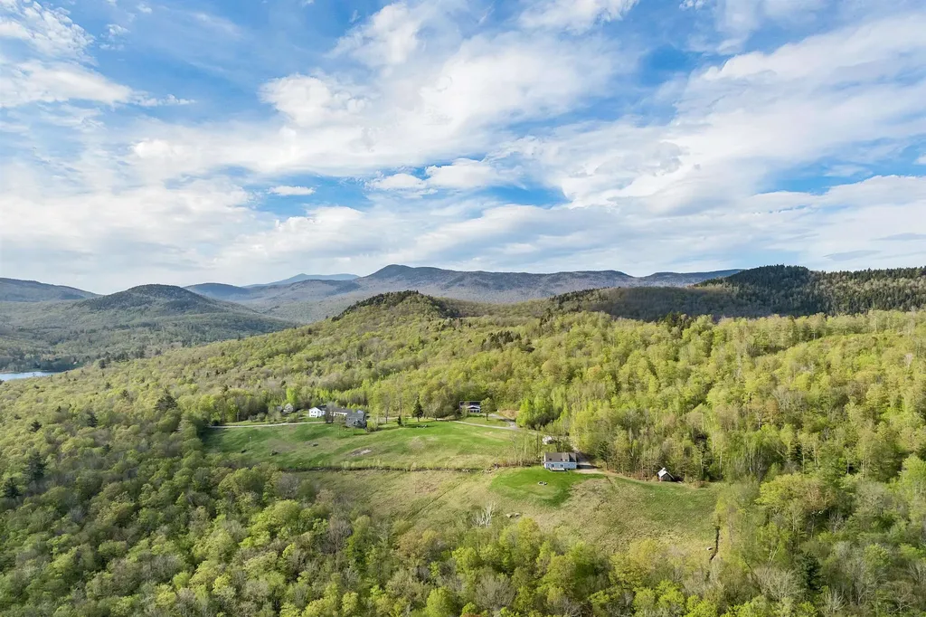 768 Doetown Road Rumney NH 03266