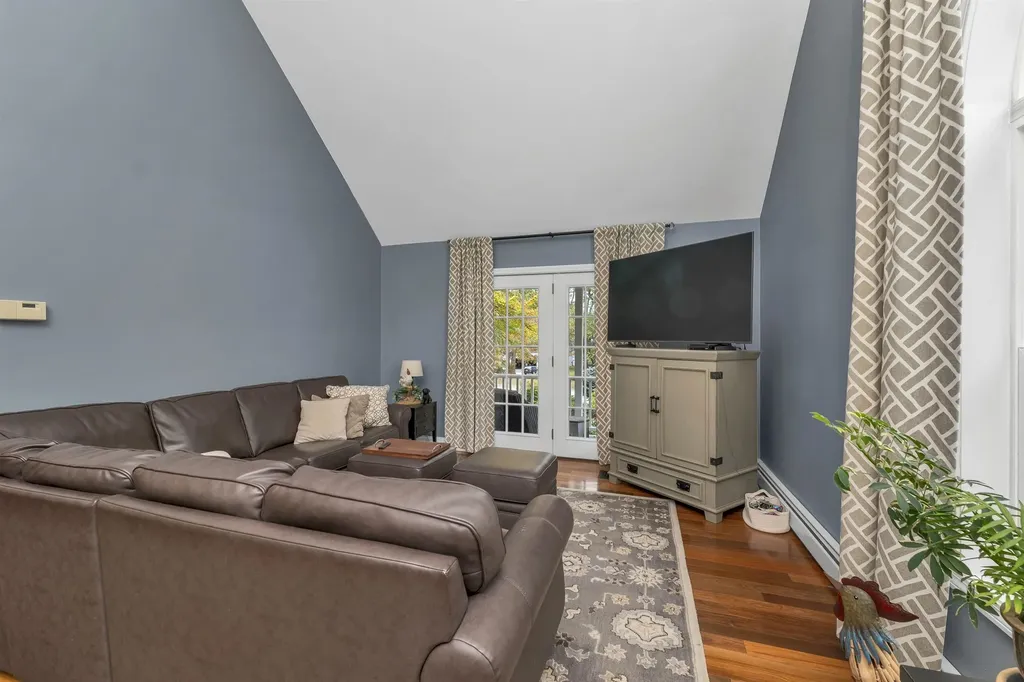 2 Farrwood Drive Hooksett NH 03106