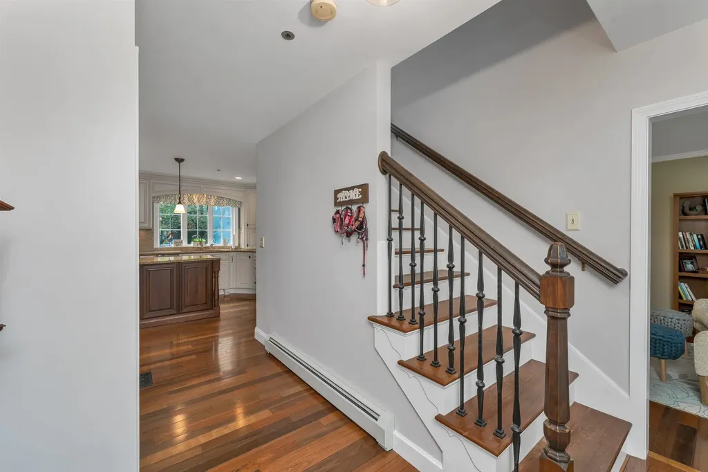 2 Farrwood Drive Hooksett NH 03106