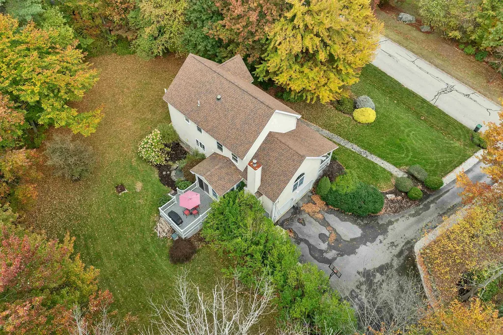 2 Farrwood Drive Hooksett NH 03106