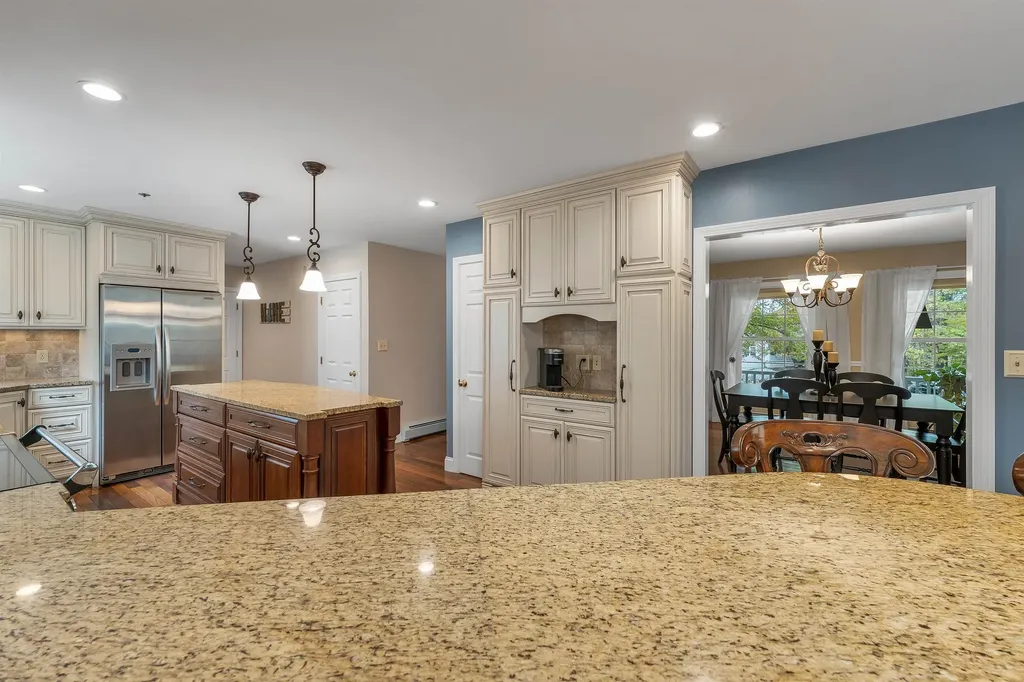 2 Farrwood Drive Hooksett NH 03106