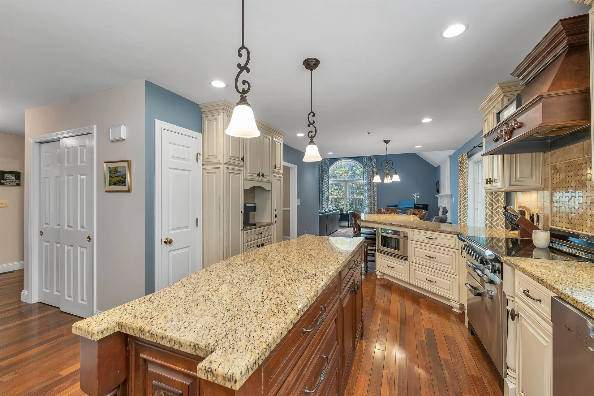 2 Farrwood Drive Hooksett NH 03106