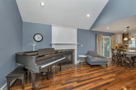 2 Farrwood Drive Hooksett NH 03106