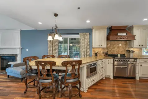 2 Farrwood Drive Hooksett NH 03106