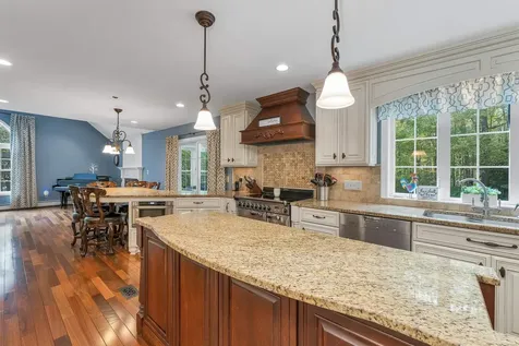 2 Farrwood Drive Hooksett NH 03106