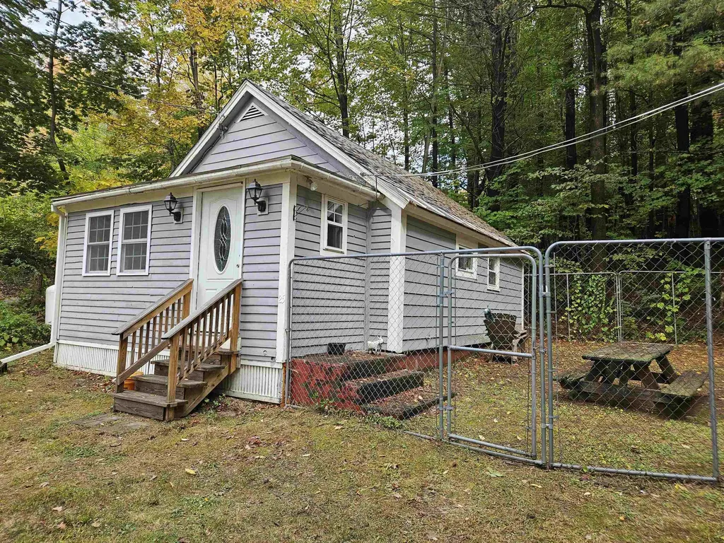 25 Dartmouth Street Claremont NH 03743