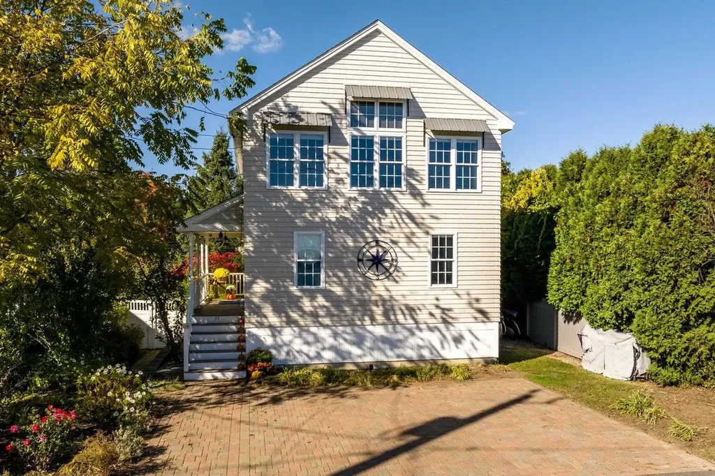 37 Cedar Point Road Durham NH 03824