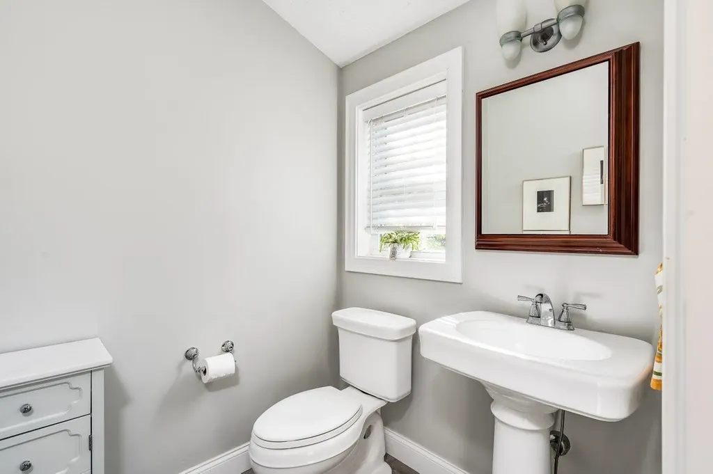 37 Cedar Point Road Durham NH 03824