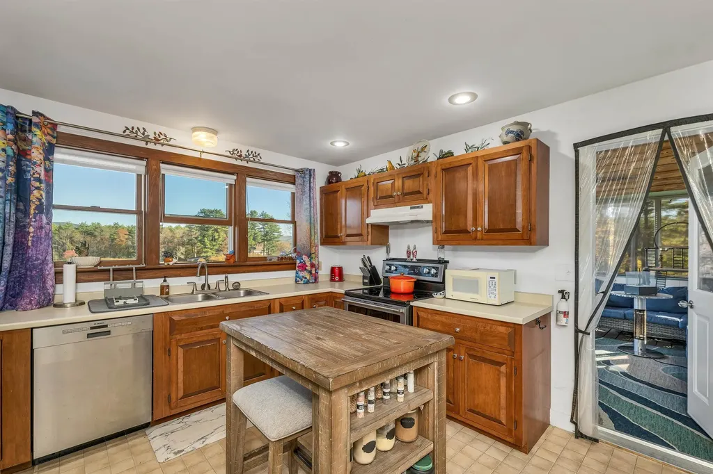 227 Union Street Peterborough NH 03458