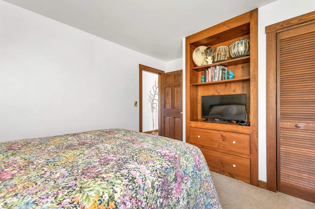 227 Union Street Peterborough NH 03458