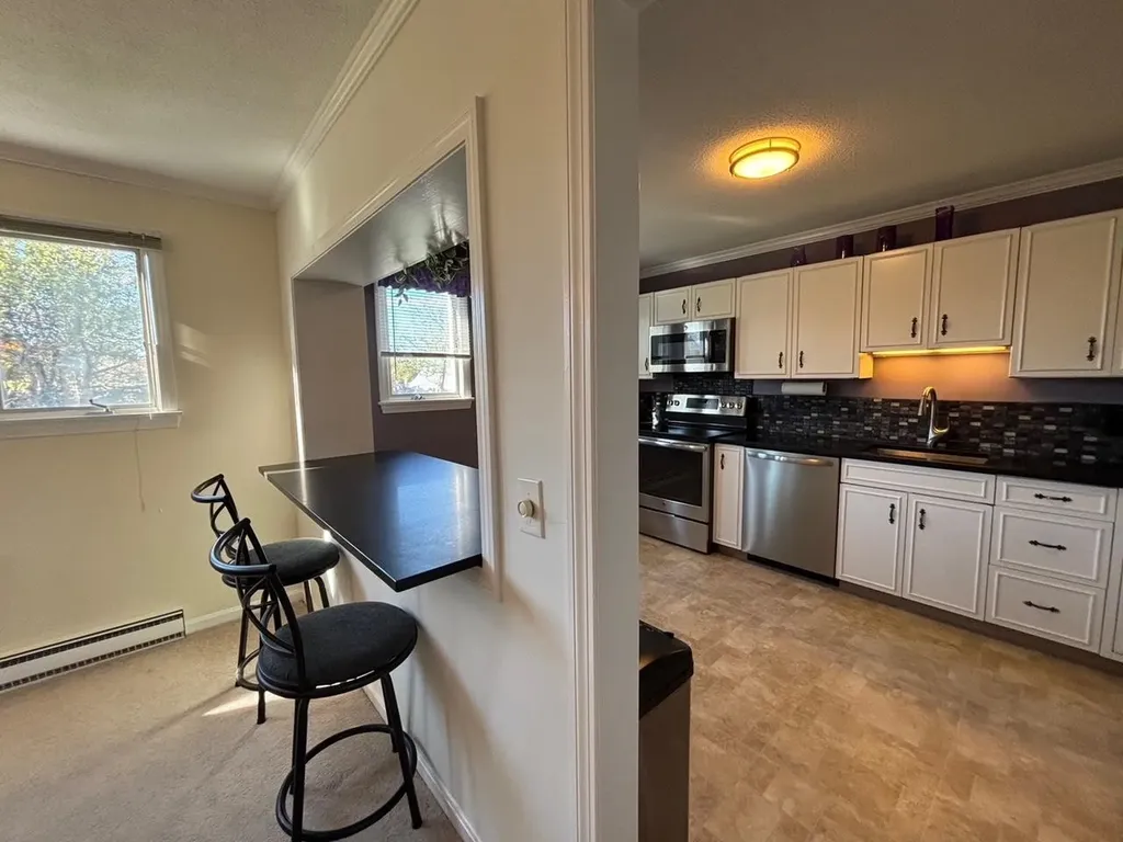 26 Hilltop Place New London NH 03257