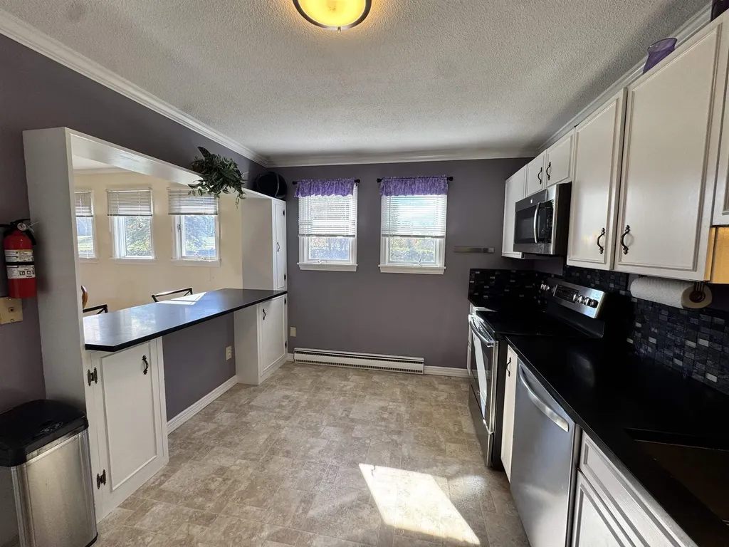 26 Hilltop Place New London NH 03257