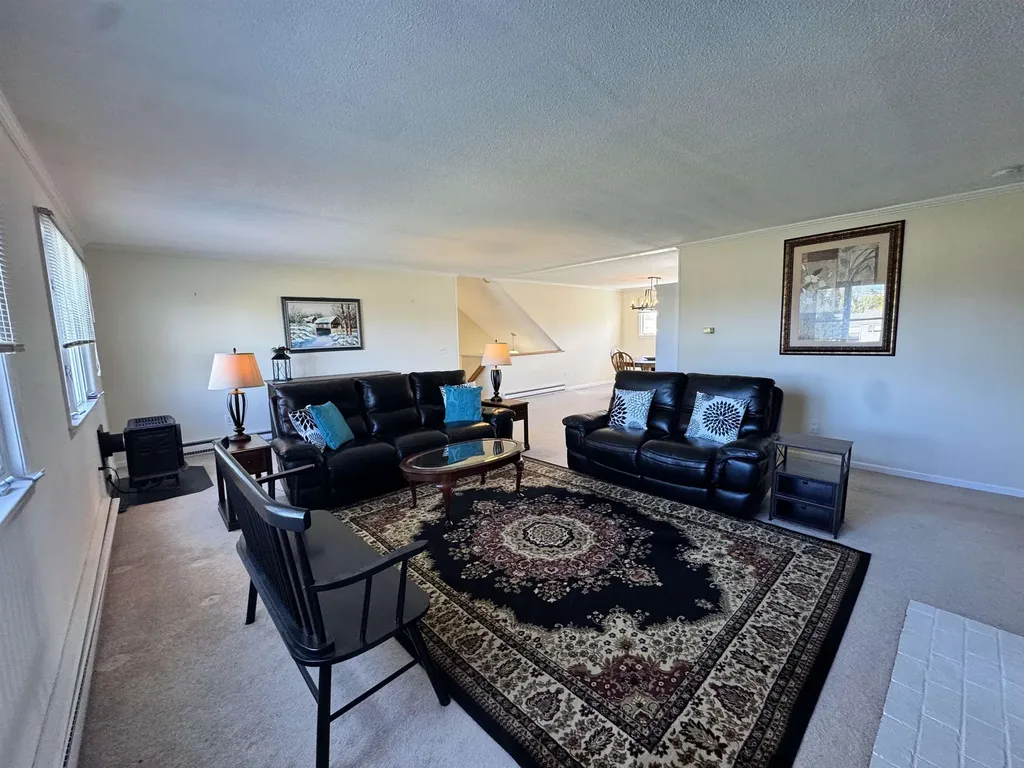 26 Hilltop Place New London NH 03257