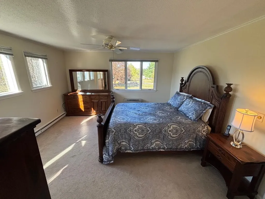 26 Hilltop Place New London NH 03257