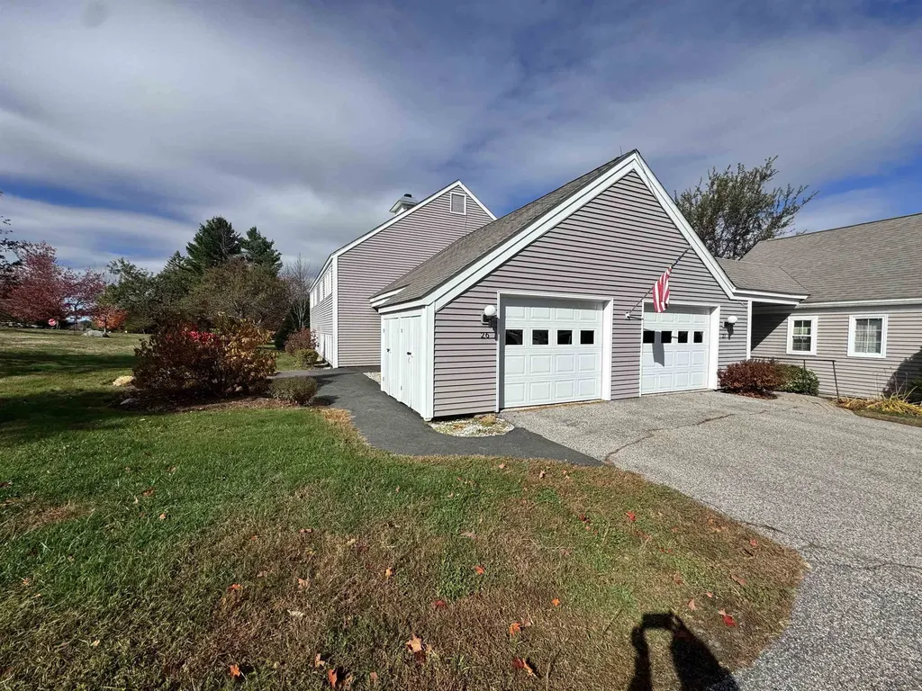 26 Hilltop Place New London NH 03257