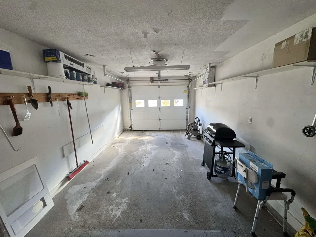 26 Hilltop Place New London NH 03257