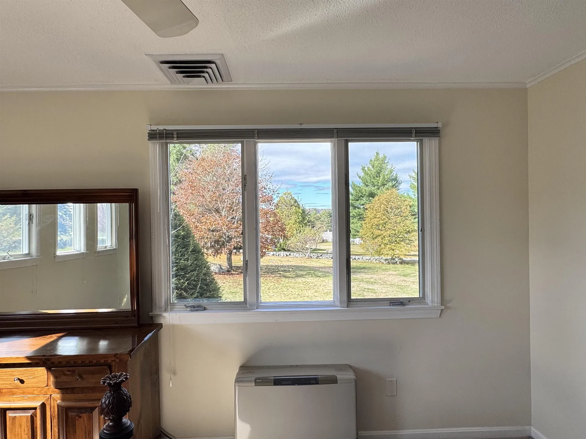 26 Hilltop Place New London NH 03257