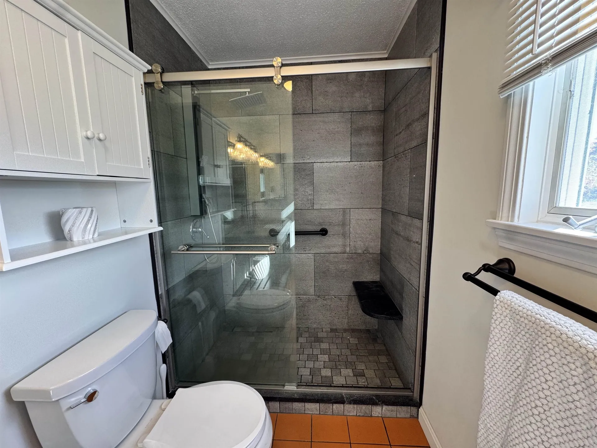 26 Hilltop Place New London NH 03257