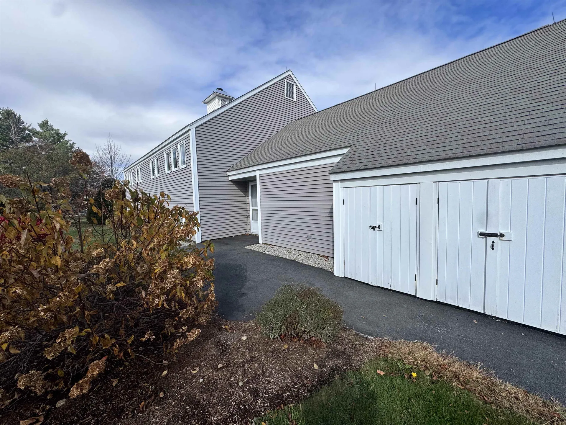 26 Hilltop Place New London NH 03257