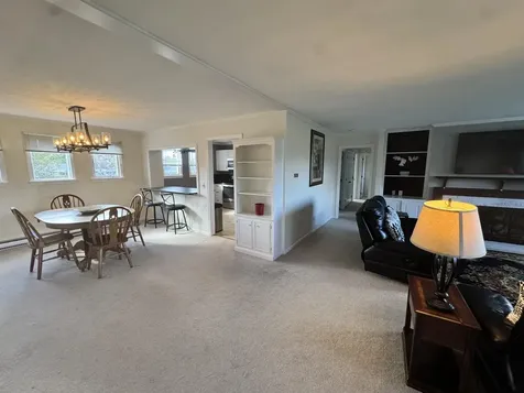 26 Hilltop Place New London NH 03257