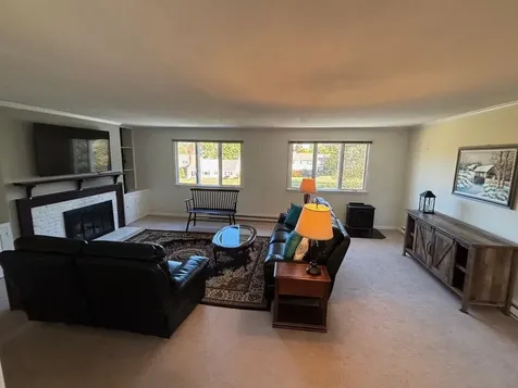 26 Hilltop Place New London NH 03257