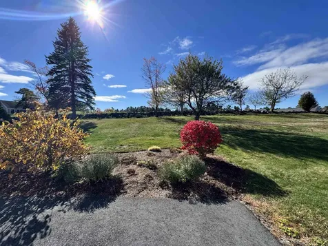 26 Hilltop Place New London NH 03257