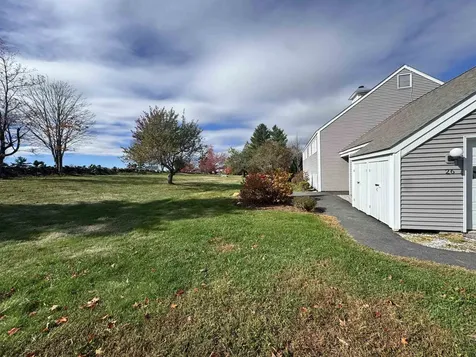 26 Hilltop Place New London NH 03257