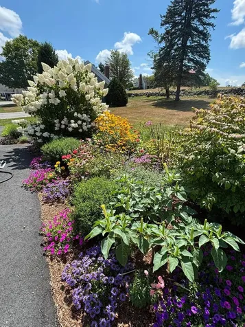 26 Hilltop Place New London NH 03257