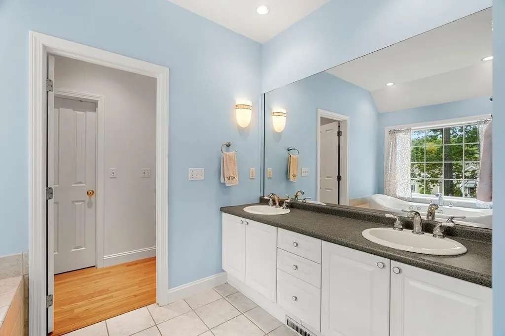 5 Sunrise Boulevard Hooksett NH 03106