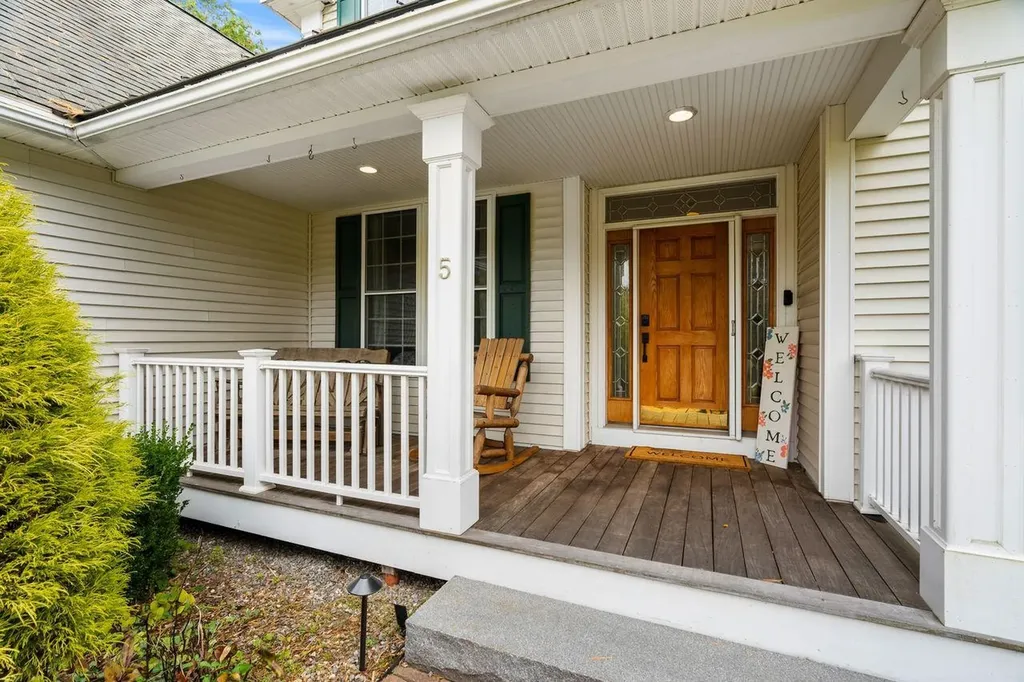 5 Sunrise Boulevard Hooksett NH 03106