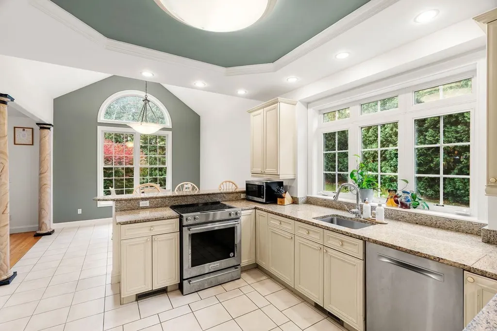 5 Sunrise Boulevard Hooksett NH 03106