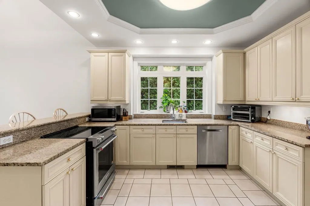 5 Sunrise Boulevard Hooksett NH 03106