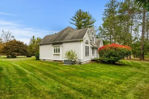 5 Sunrise Boulevard Hooksett NH 03106