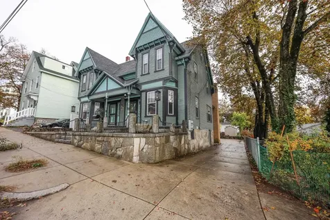 331 E High Street Manchester NH 03104