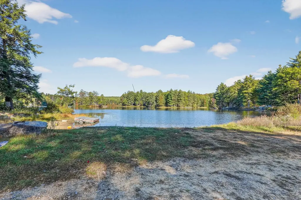 16 Sherwood Forest Drive Canterbury NH 03224