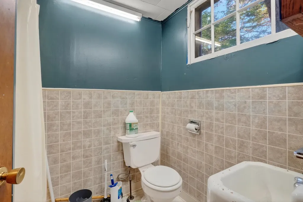 16 Sherwood Forest Drive Canterbury NH 03224