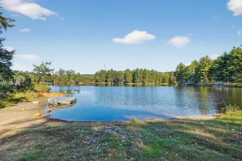 16 Sherwood Forest Drive Canterbury NH 03224