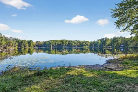 16 Sherwood Forest Drive Canterbury NH 03224